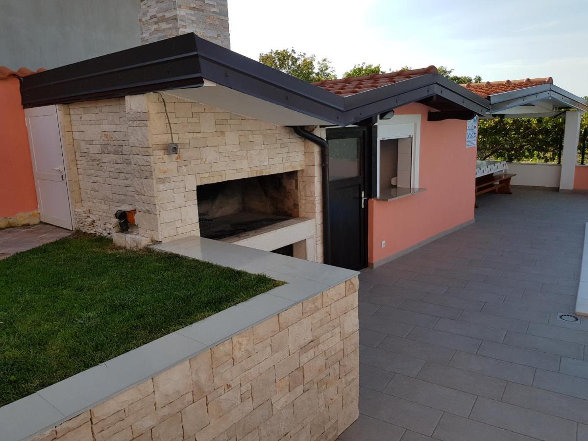 Ferienhaus Bucic Buje Exterior photo